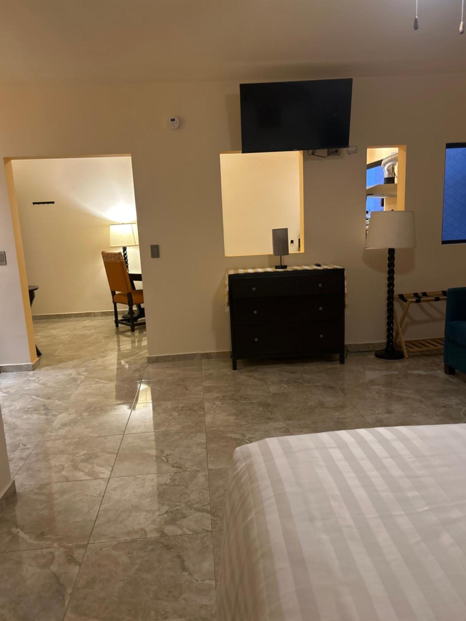 Tres Iguanas Apart Hotel - New, Cozy & Spacious Flats, Short Walk To Beach โลเรโต ภายนอก รูปภาพ